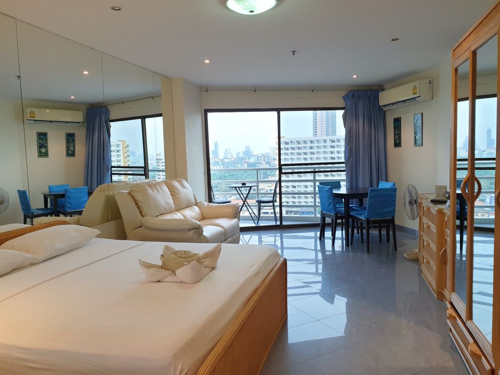 15-700-room-10