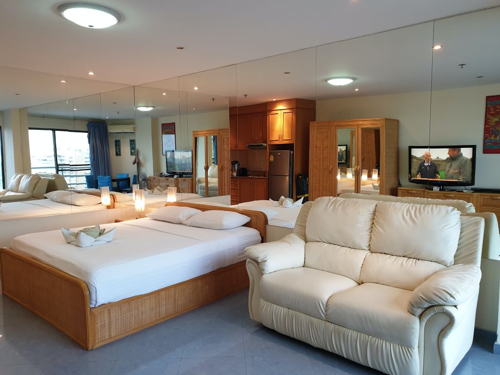 15-700-room-16