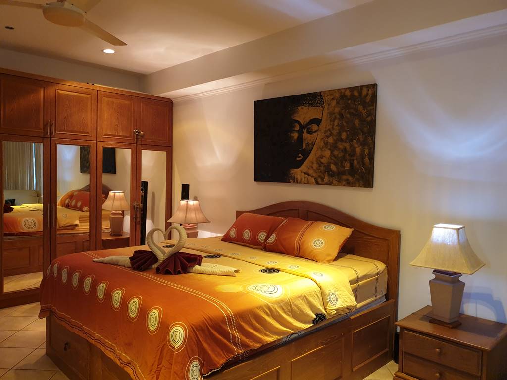 room-11-527-jacuzzi-suite-12