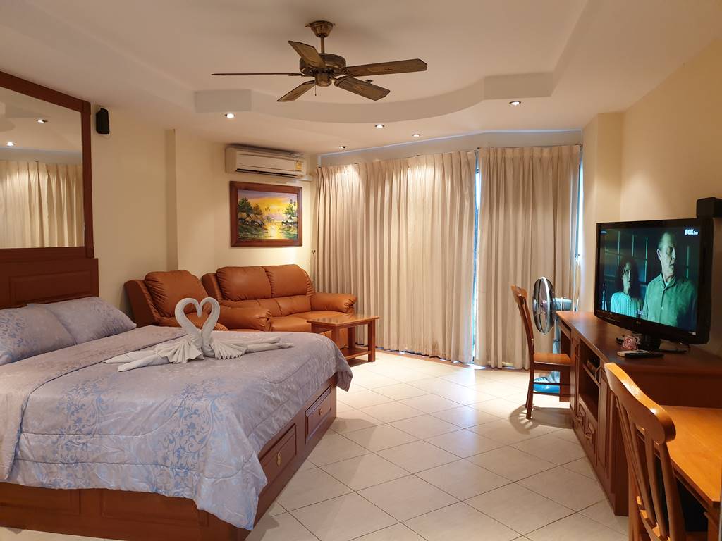 room-17-811-luxury-sea-view-studio-4