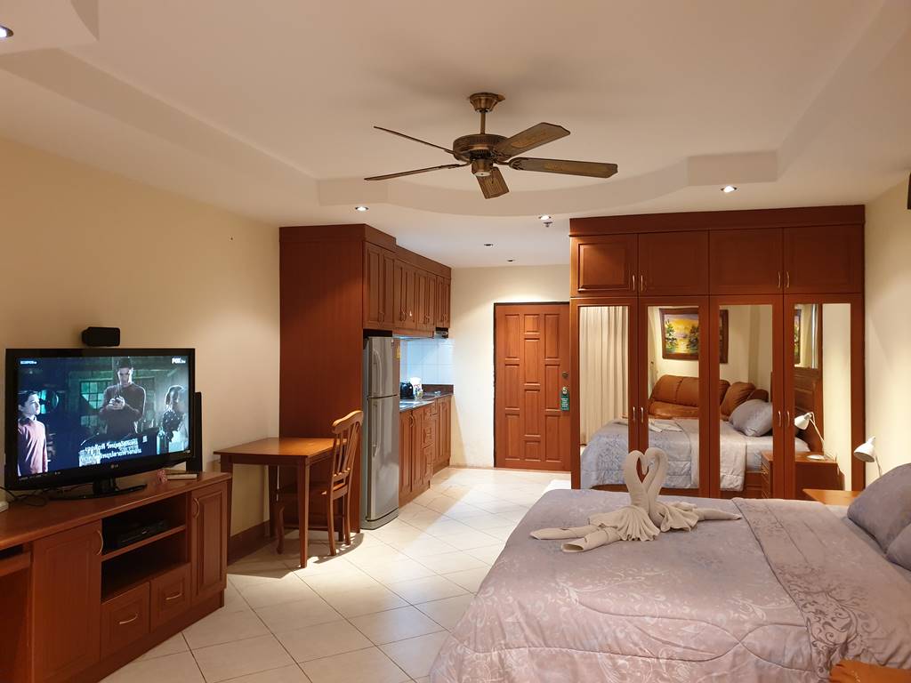 room-17-811-luxury-sea-view-studio-5