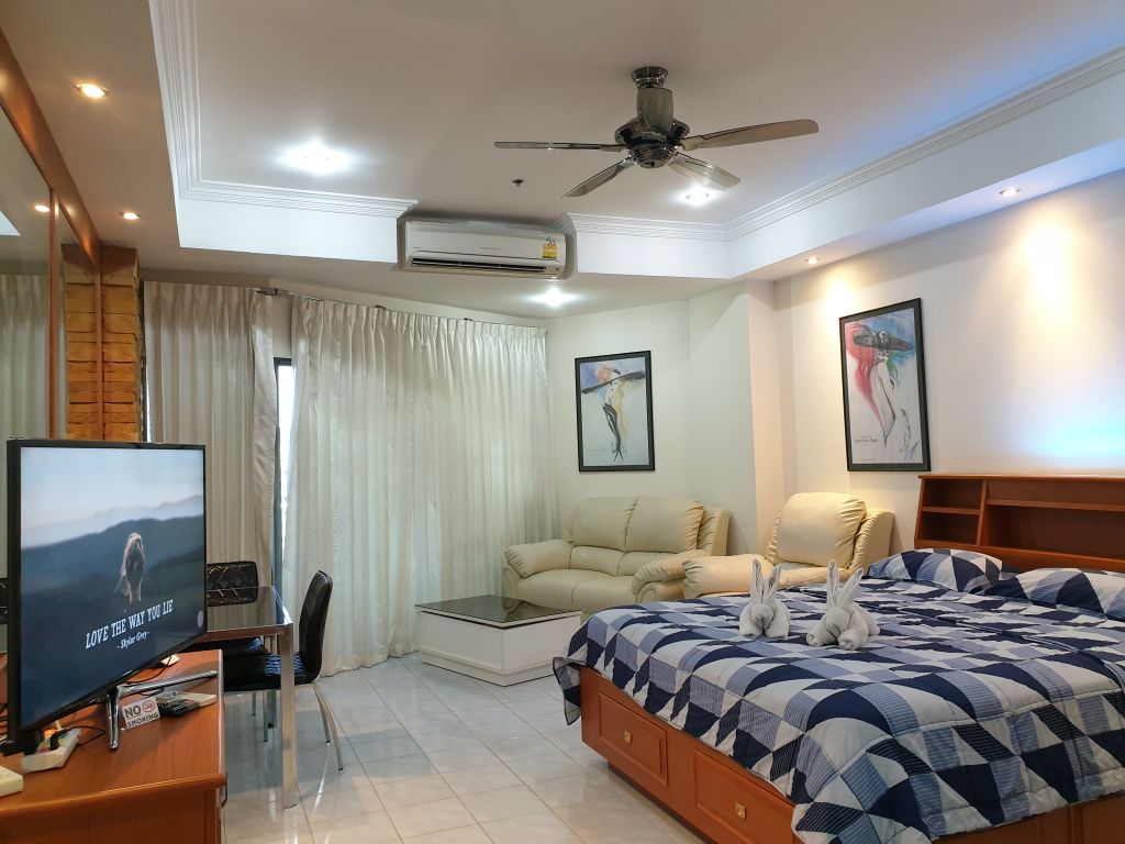 room-18-840-top-floor-sea-view-11