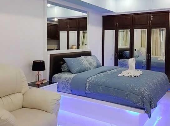 Room12 579