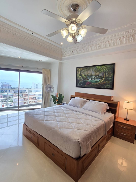 room-18-863-34